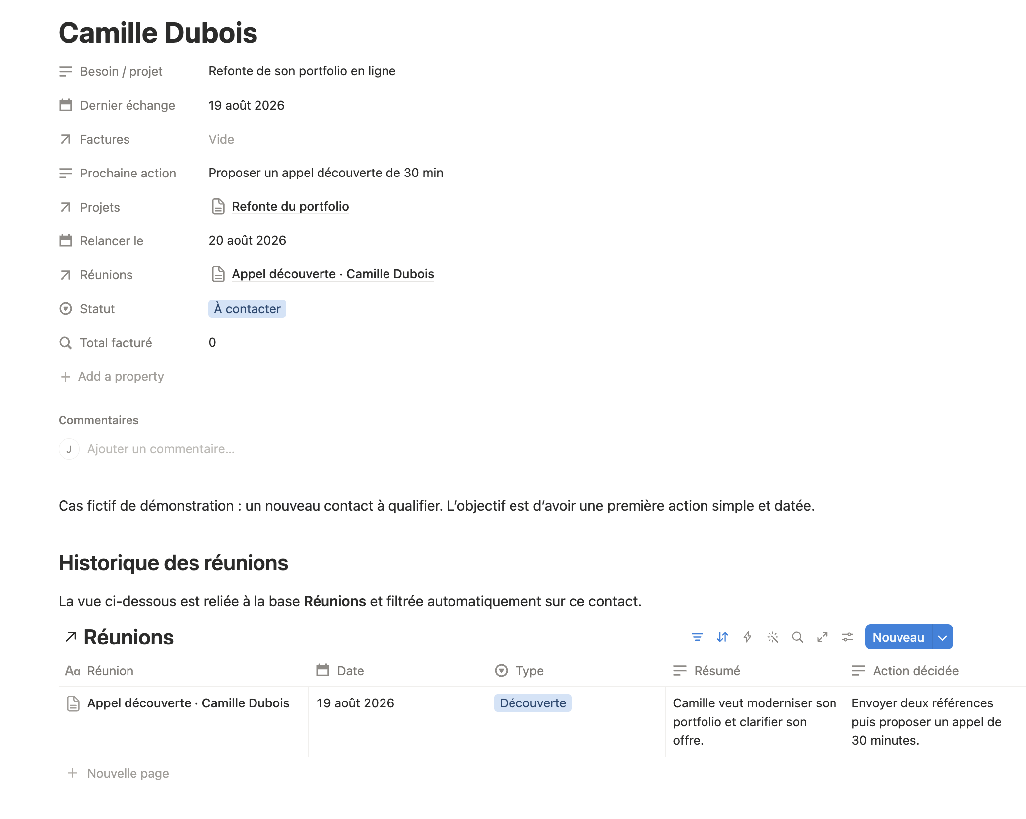 Fiche CRM Notion de Camille Dubois avec son projet, sa réunion liée et une vue filtrée de l’historique des réunions.
